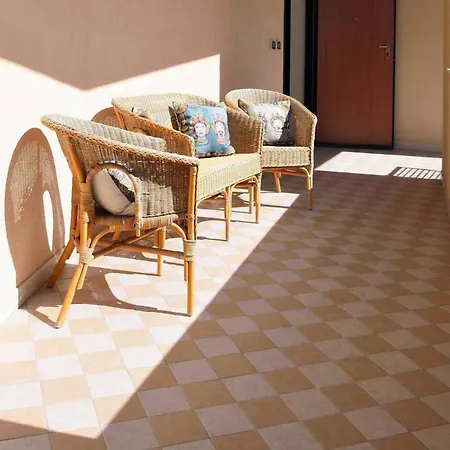 Brand New Structure In 아파트 마르자메미