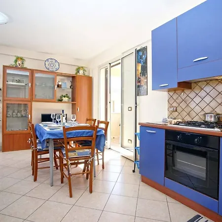 아파트 Brand New Structure In